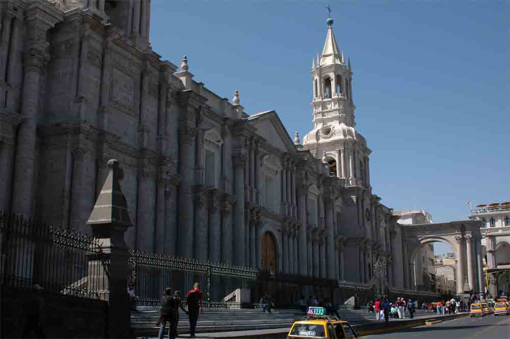 32 - Peru - Arequipa, plaza de armas, catedral